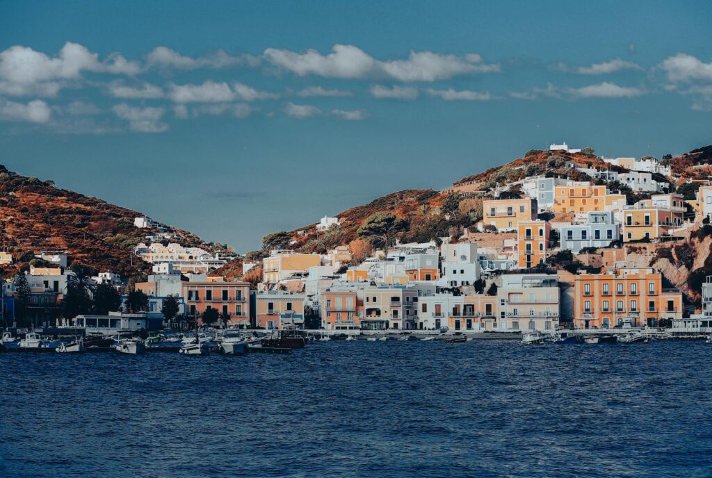 Acque cristalline di Ponza, isola dell’arcipelago Pontino